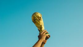 История чемпионатов мира по футболу FIFA: первые победители, наибольшее количество титулов, победа Англии в 1966 году и объяснение происхождения трофея. - Casino News Thumbnail