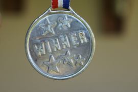 Участник, впервые принявший участие в Weekday Windfall, получил главный приз в размере 1 миллиона австралийских долларов. Thumbnail