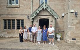 Britannian kansanedustaja Alex Ballinger tekee vaikuttavan vierailun Gordon Moodyn hoitolaitoksessa. - Casino News Thumbnail